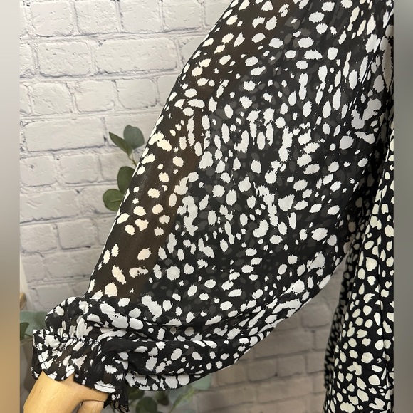 Umgee Women's Dalmation Print Balloon Ruffle Sleeve Tunic top - Picture 3 of 7